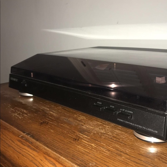 Stereo Turntable System - Picture 2 of 4